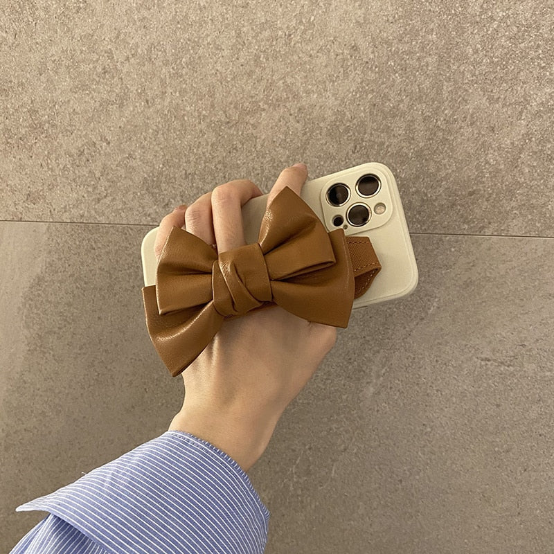 Yickyue INS 3d leather bowknot Wrist strap holder phone case For iphone 12 11 14 14Pro 13 13Pro Max x xr xs 7 8 Plus silicone cover